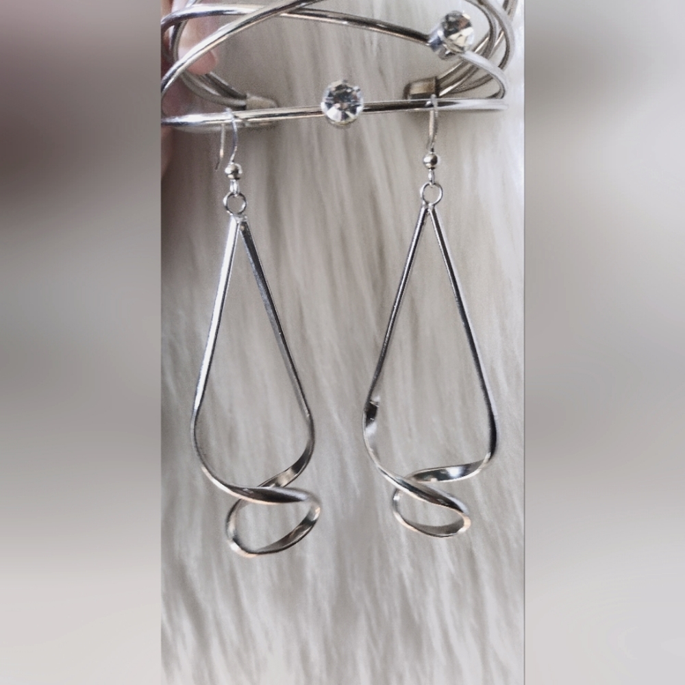🦜Twisted dangle earrings 🦜
